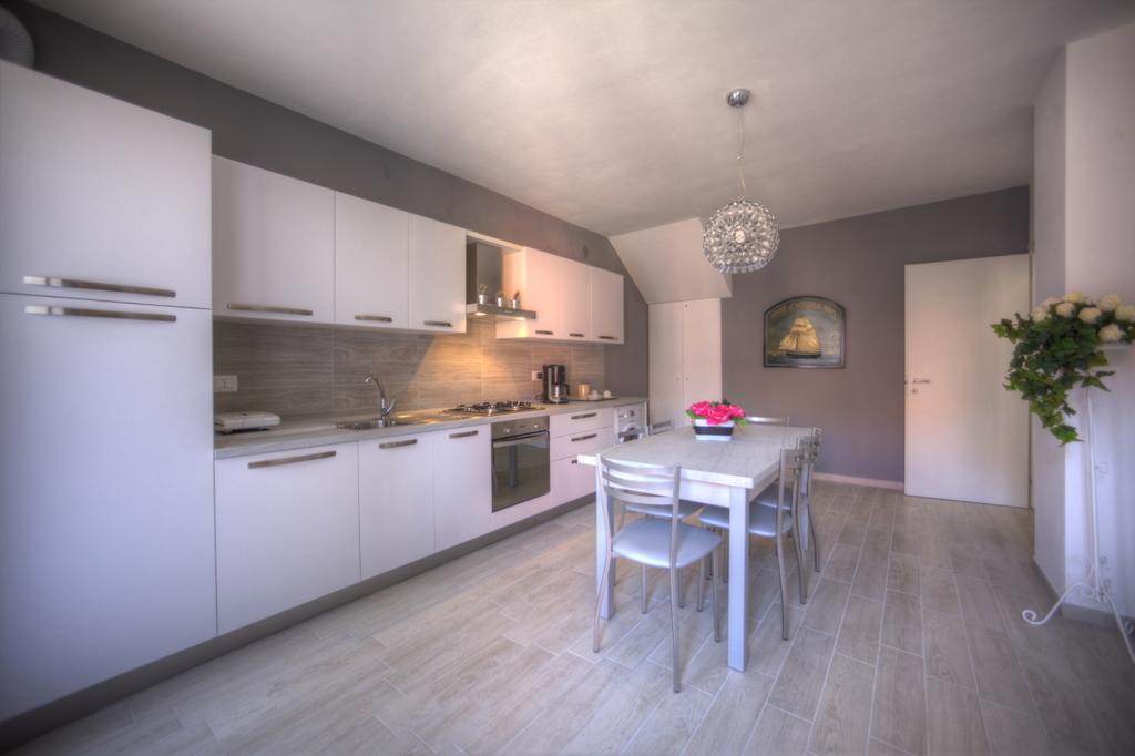 Holidays Alle Rose Appartamento Peschiera del Garda